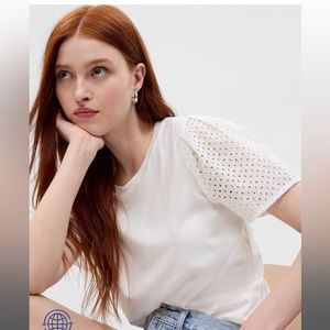 Gap XS White Eyelet Short Sleeve Tee Shirt